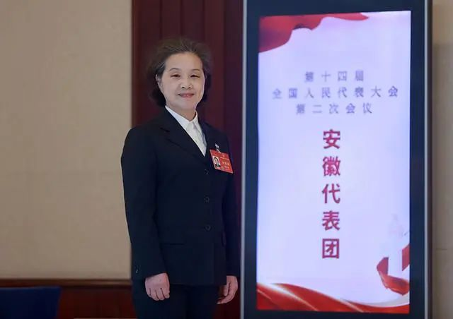 關（guān）注全國兩會代表關於加裝電梯、舊梯換新、禁止電動車進入電梯等的（de）建議（yì）